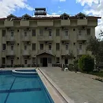 Doga Hotel 3*